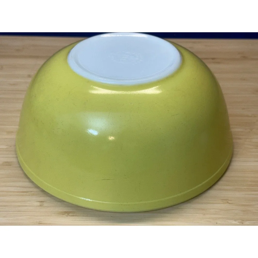 Vintage Pyrex 404 Yellow Mixing Bowl 4 Quart Primary Colors Opal Glass USA Made